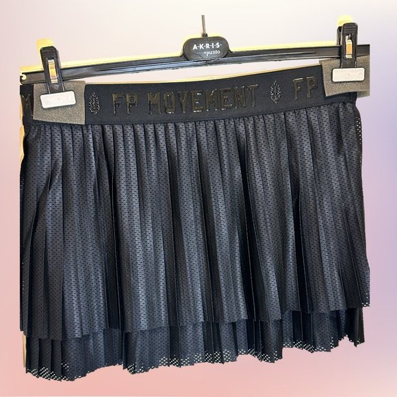 FREE PEOPLE MOVEMENT - BLACK ON DECK SKORT (SZ LRG) (NWT) - Picture 6 of 7